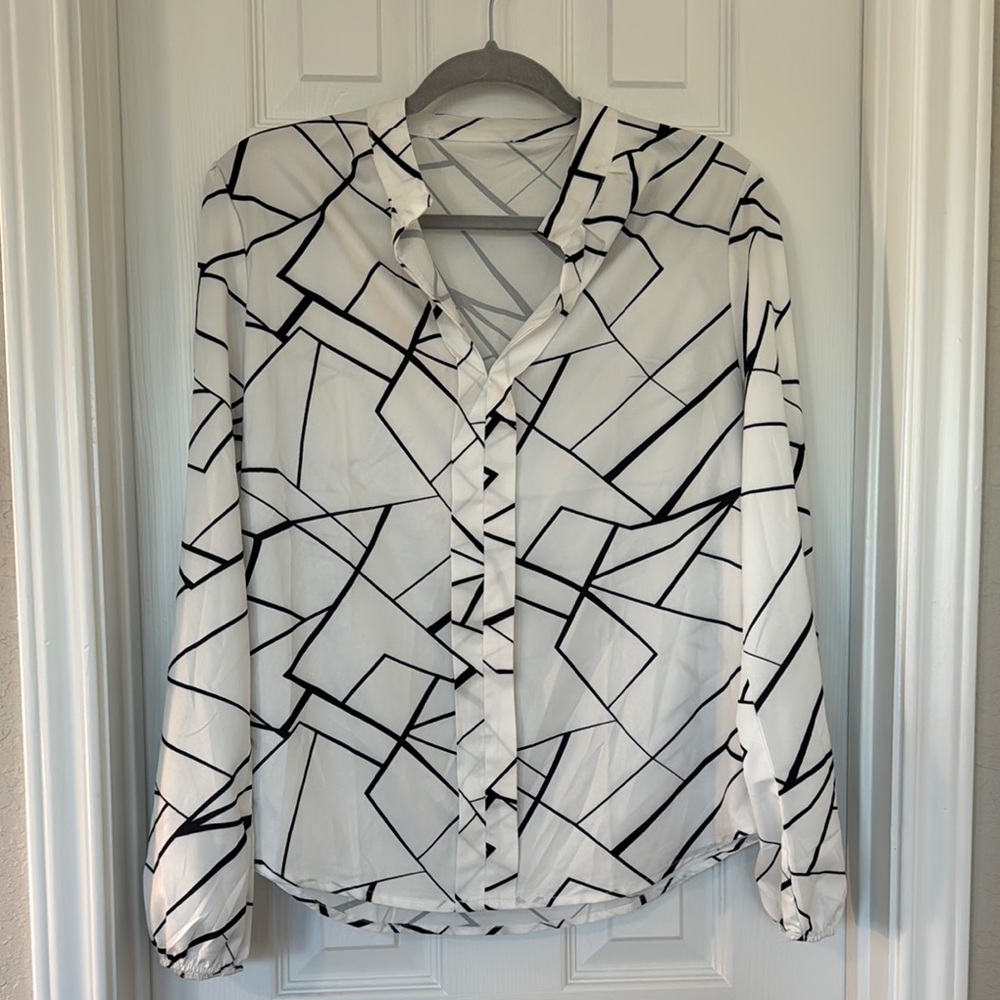 SHEIN Black and White Graphic Ruffled Blouse